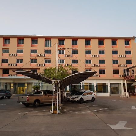 K.S.Pavilion Hotel Накхонратчасима Экстерьер фото