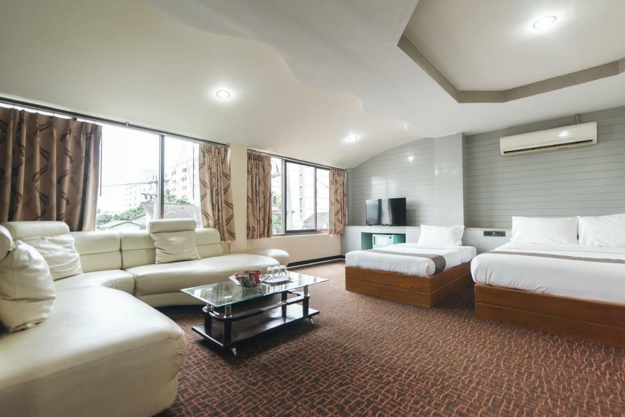 K.S.Pavilion Hotel Накхонратчасима Экстерьер фото