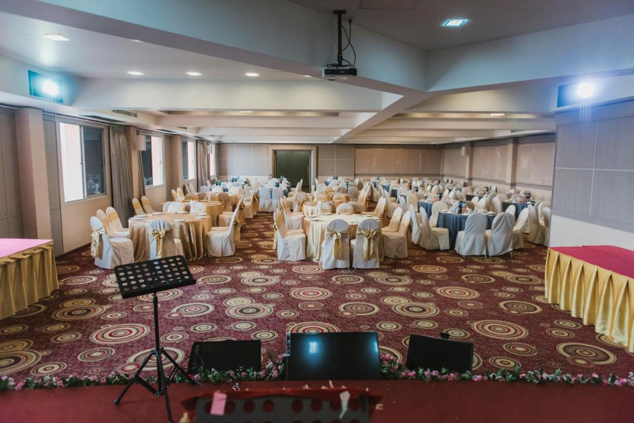 K.S.Pavilion Hotel Накхонратчасима Экстерьер фото
